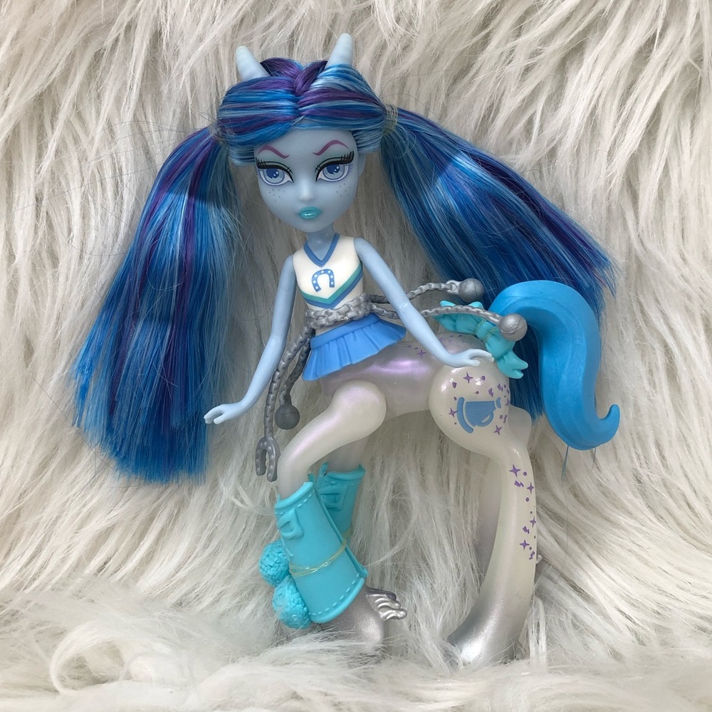 Monster High Fright-Mares SKYRA BOUNCEGAIT Doll
